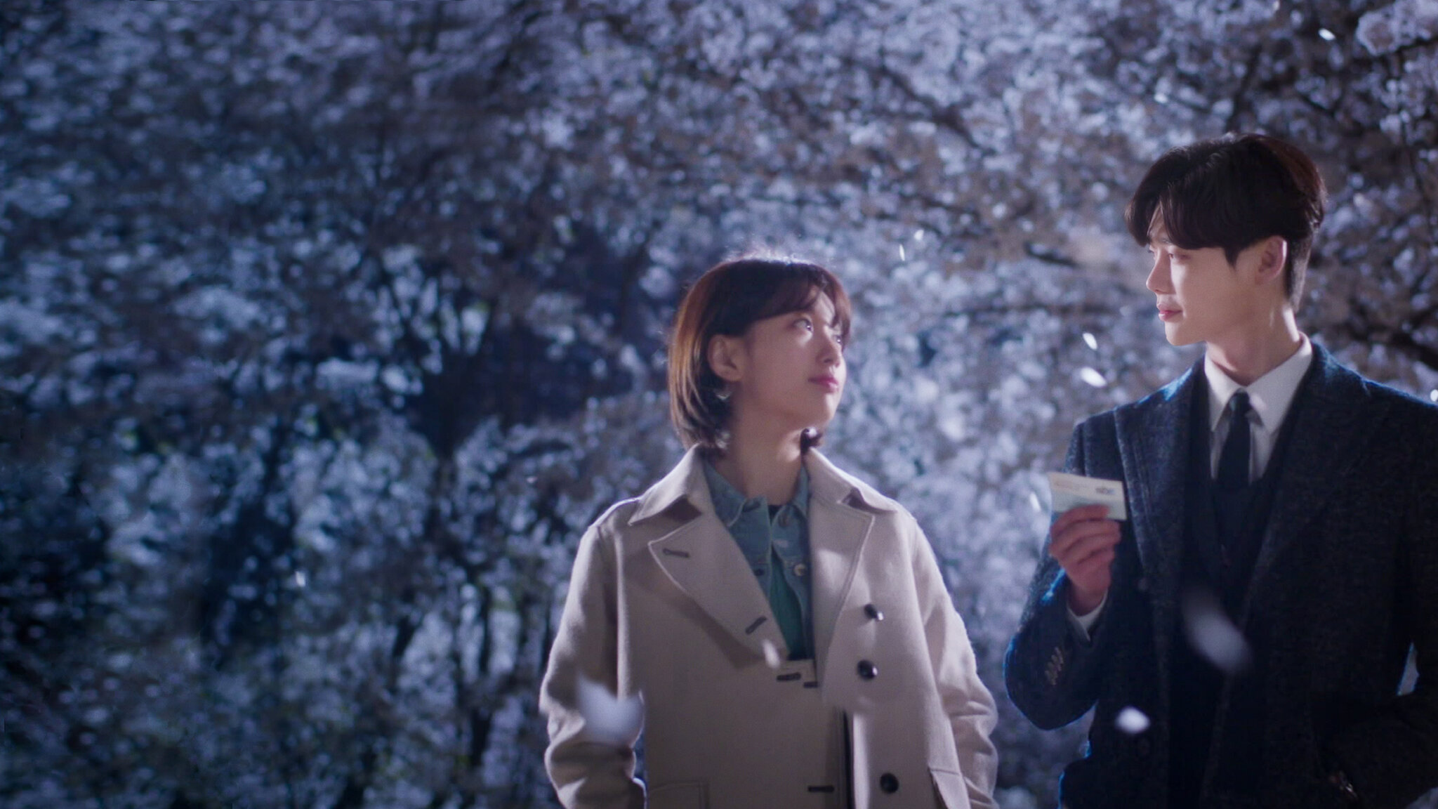 While You Were Sleeping: Season 1_hook_01_16x9