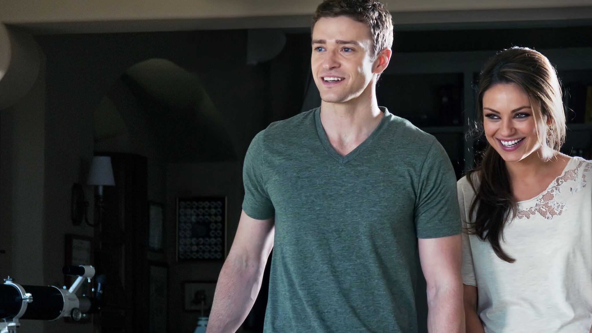 Friends with Benefits бағдарламасын онлайн режимінде көріңіз