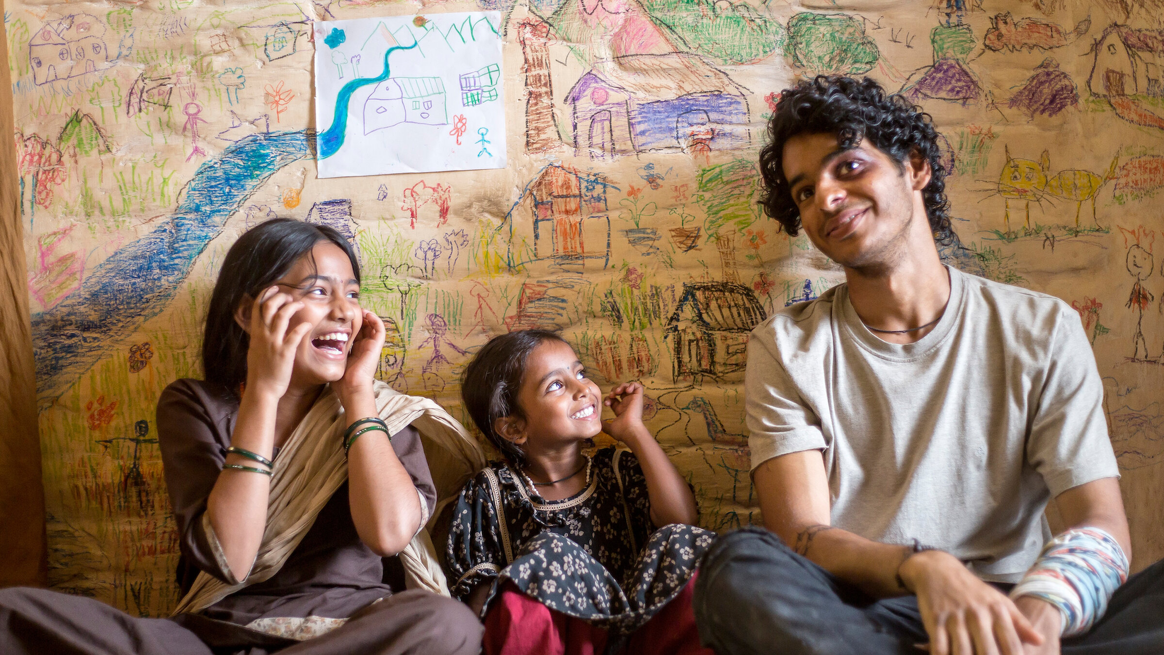 Watch Beyond the Clouds | Netflix