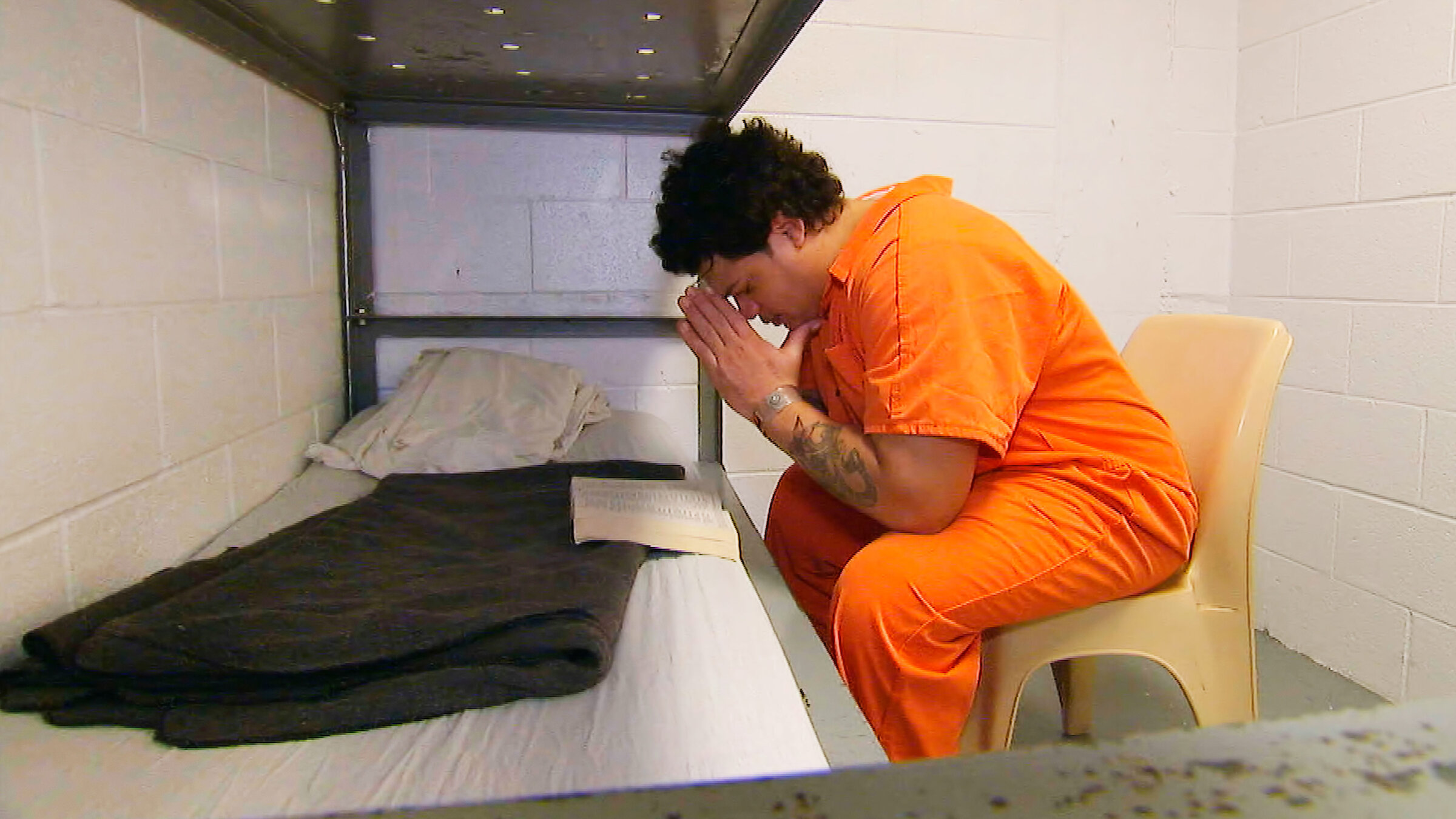 ロックアップ: 長期潜入﻿を観﻿る | Netflix