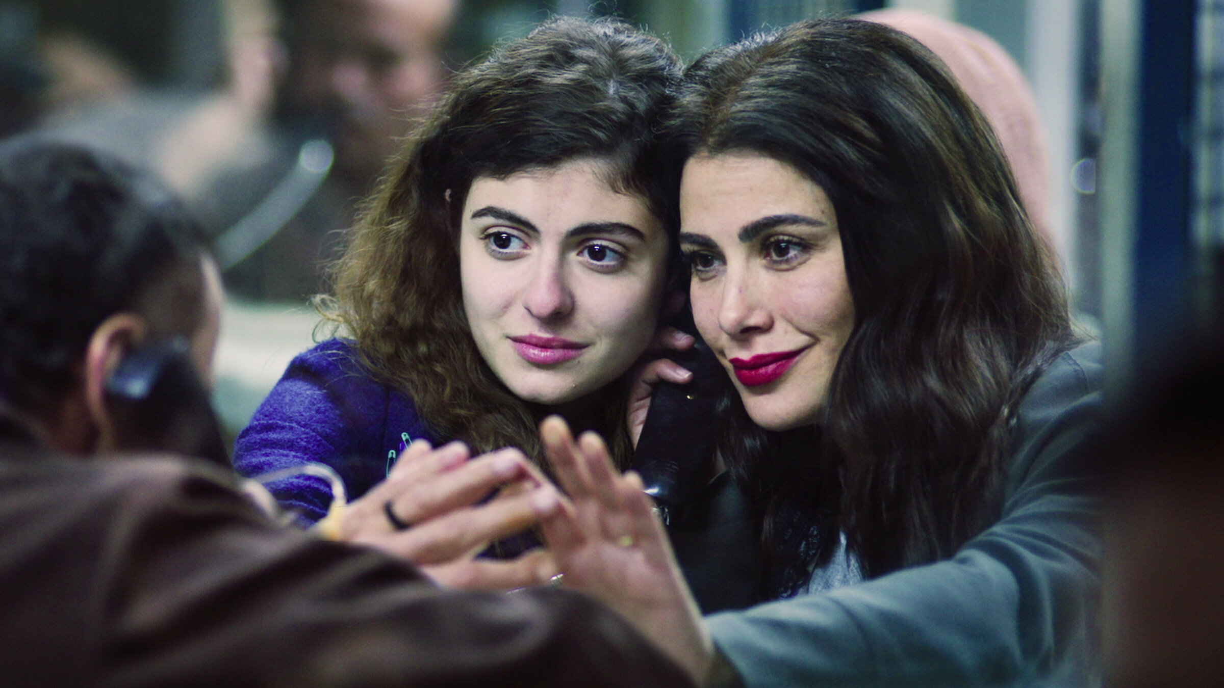 Amira_hook_primary_16x9