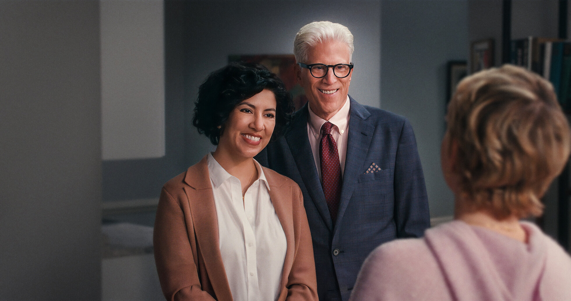 アメリカドラマ「A Man on the Inside 」日本語発音 日本語字幕 Watch A Man on the Inside | Netflix Official Site